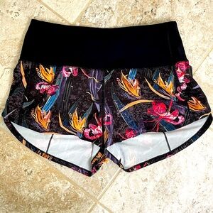 Speed Up High-Rise Lined Short 2.5”  Veiled Floral Black Multi / Black Size 6